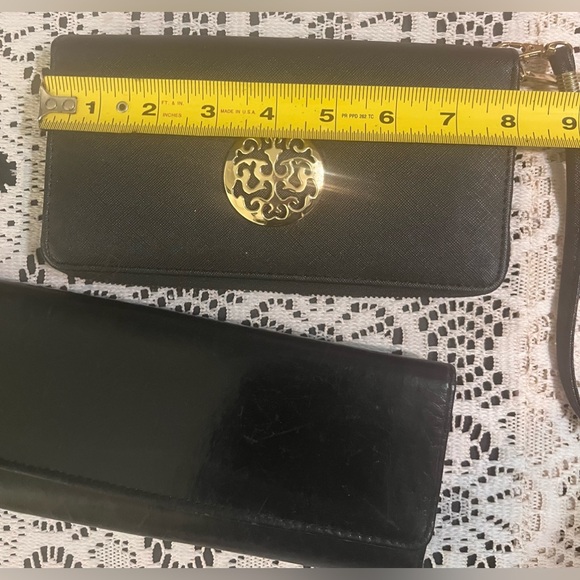 Steve Madden Black Clutch Wallet & Unbranded Black Zip Close Wristlet Wallet - Picture 3 of 12